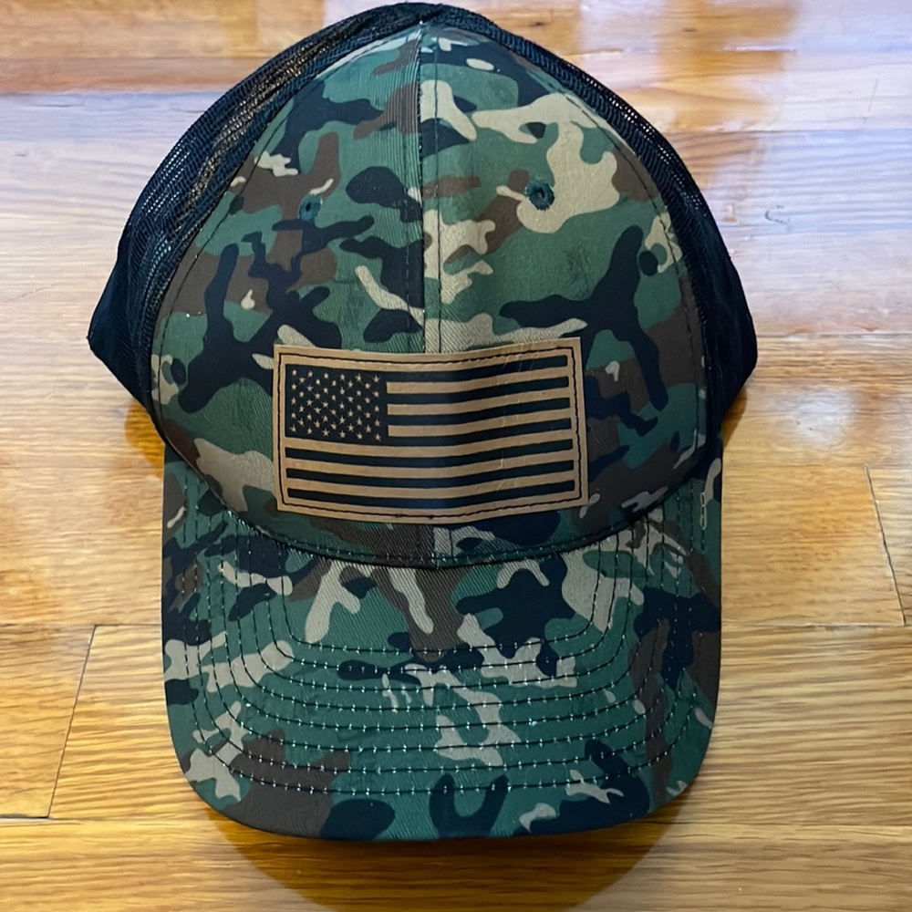 NEW NEVER WORN Nine Line camo America trucker hat